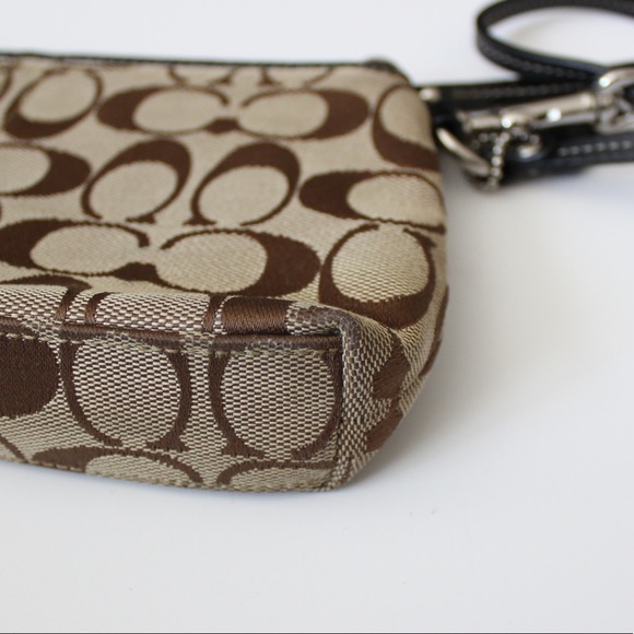 Coach Wristlet - Picture 6 of 8